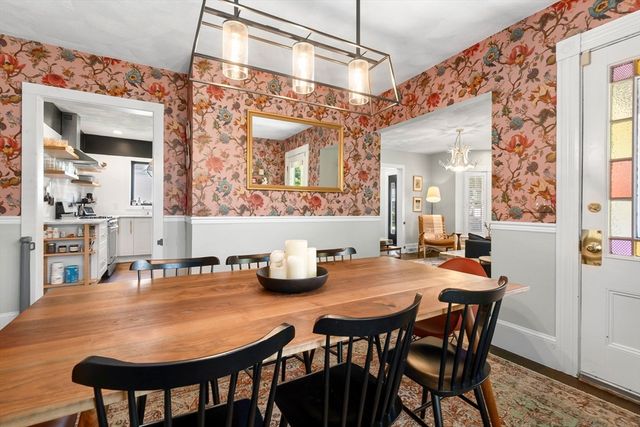 13 Pleasant St, Hamilton, MA 01982