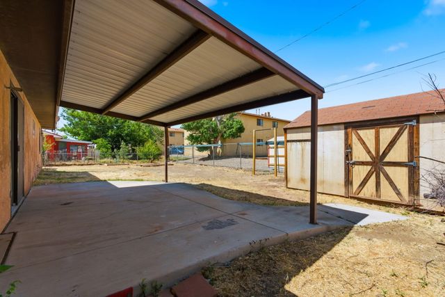667 Monte Vista Road NE, Los Lunas, NM 87031
