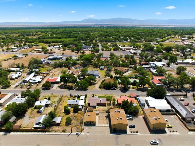 667 Monte Vista Road NE, Los Lunas, NM 87031