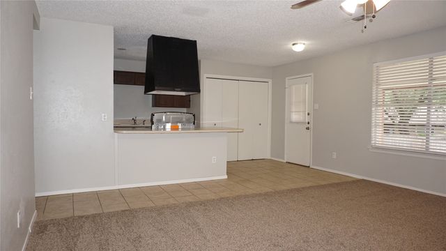 9904 Runnymeade Place, Fort Worth, TX 76108