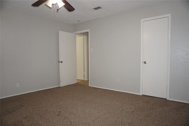 9904 Runnymeade Place, Fort Worth, TX 76108