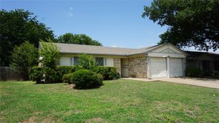 9904 Runnymeade Place, Fort Worth, TX 76108