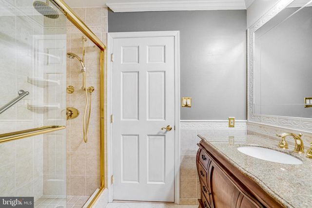 3709 S GEORGE MASON DR #T3E, Falls Church, VA 22041