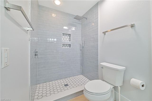 27541 Hickory Bay DR, Bonita Springs, FL 34134