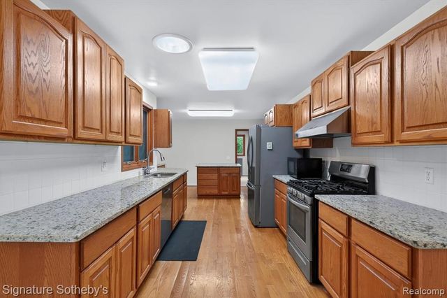 2240 Hidden Lake Trail, Ortonville, MI 48462