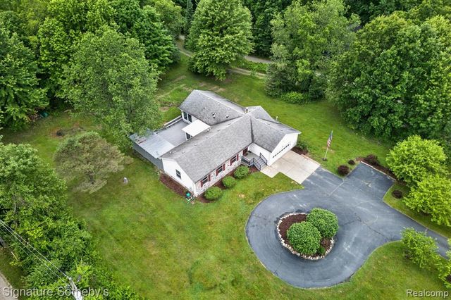 2240 Hidden Lake Trail, Ortonville, MI 48462