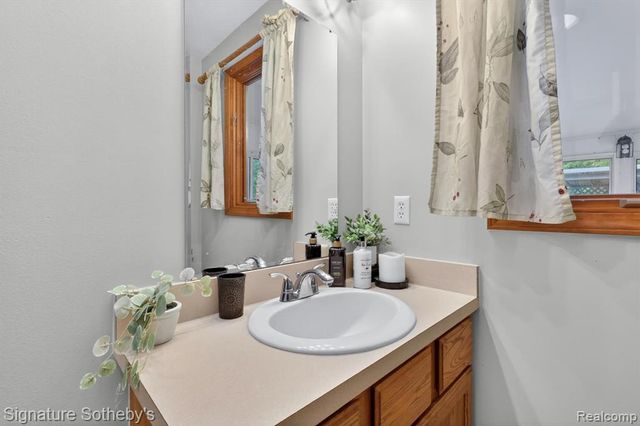 2240 Hidden Lake Trail, Ortonville, MI 48462