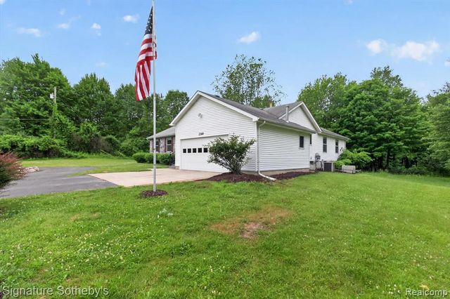 2240 Hidden Lake Trail, Ortonville, MI 48462