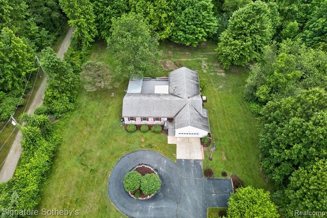 2240 Hidden Lake Trail, Ortonville, MI 48462