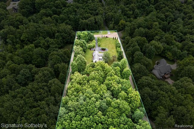 2240 Hidden Lake Trail, Ortonville, MI 48462
