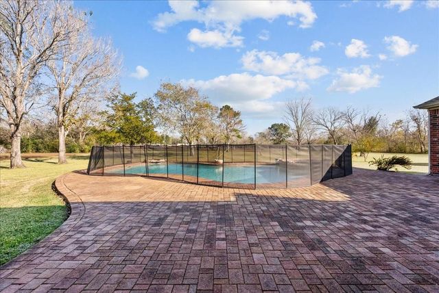 17325 Mclean Road CR104, Pearland, TX 77584