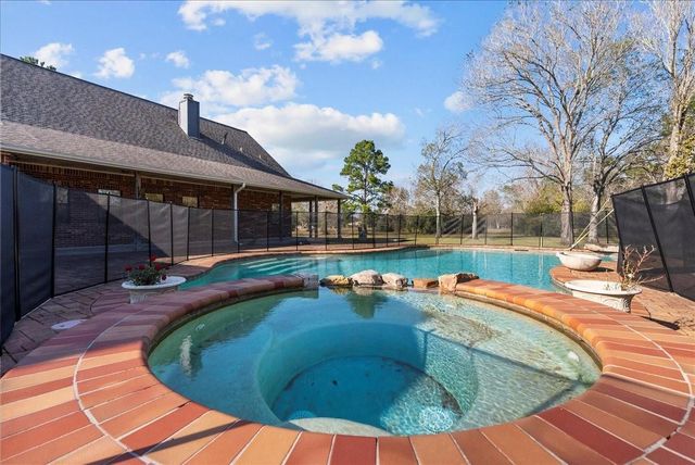 17325 Mclean Road CR104, Pearland, TX 77584