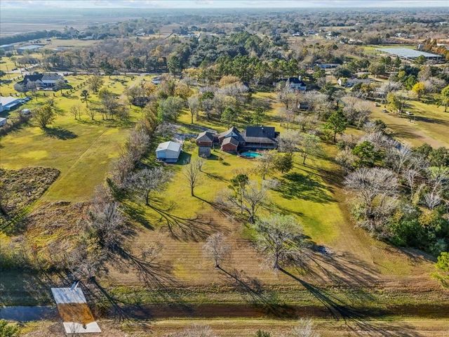 17325 Mclean Road CR104, Pearland, TX 77584