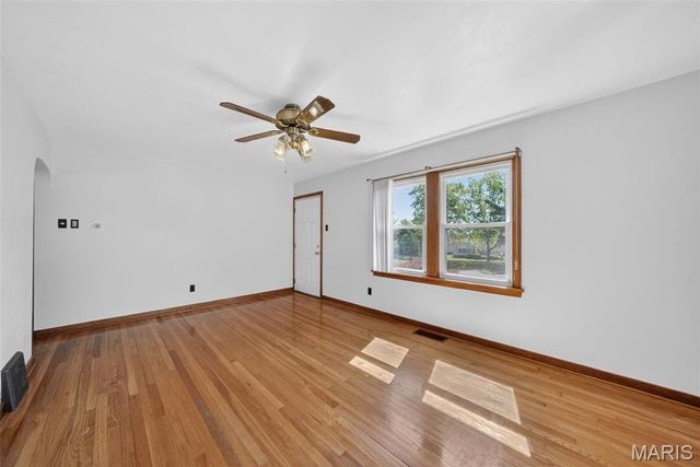 3909 Shackelford Road, Florissant, MO 63034