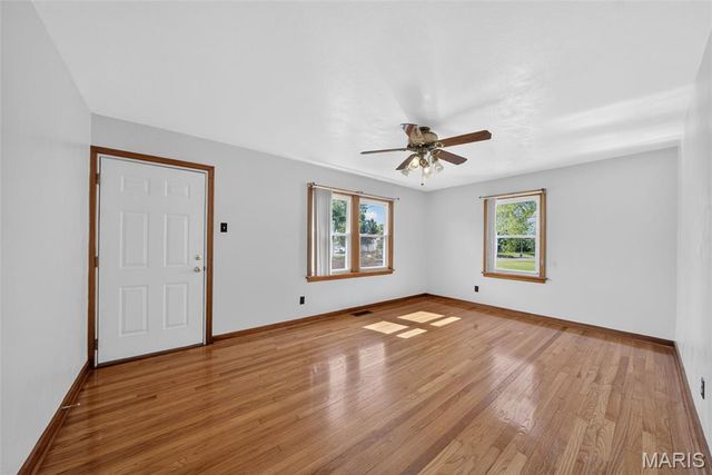 3909 Shackelford Road, Florissant, MO 63034