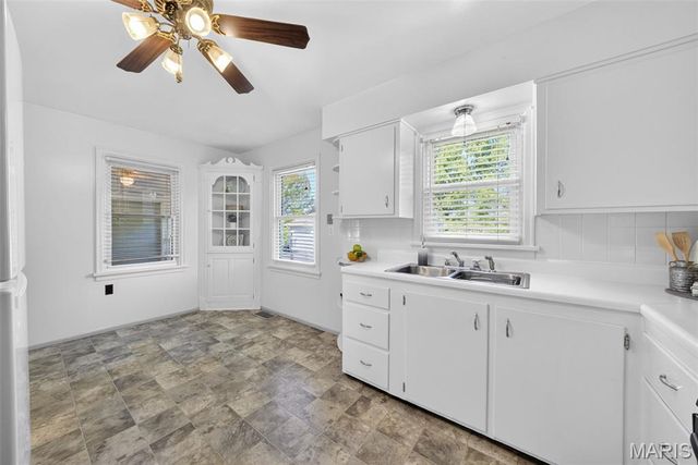 3909 Shackelford Road, Florissant, MO 63034