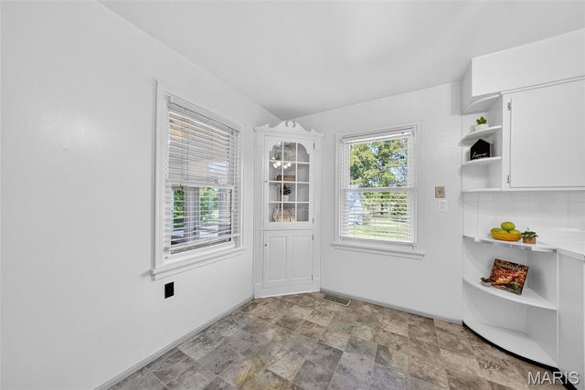 3909 Shackelford Road, Florissant, MO 63034
