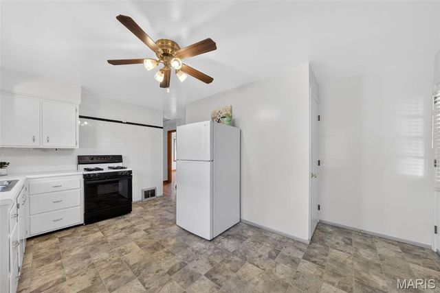 3909 Shackelford Road, Florissant, MO 63034