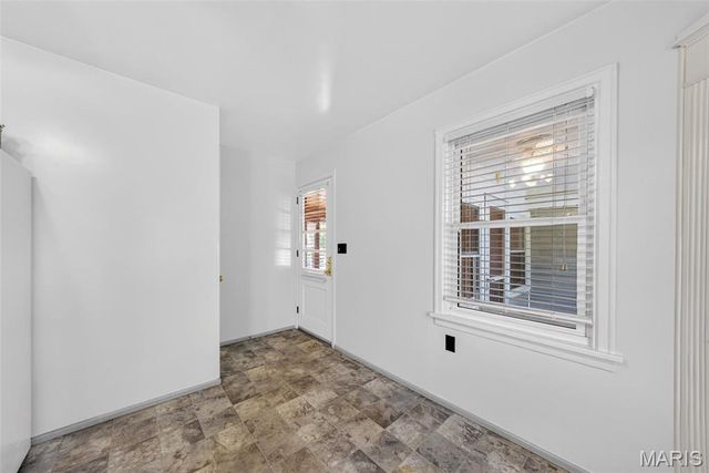 3909 Shackelford Road, Florissant, MO 63034