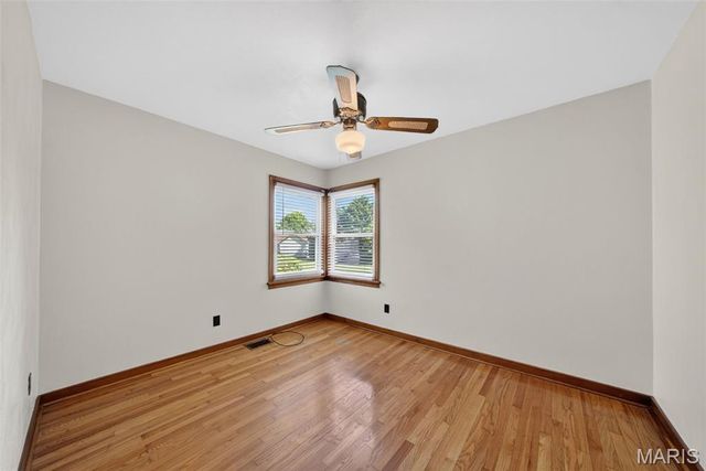 3909 Shackelford Road, Florissant, MO 63034