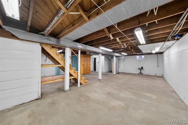 3909 Shackelford Road, Florissant, MO 63034