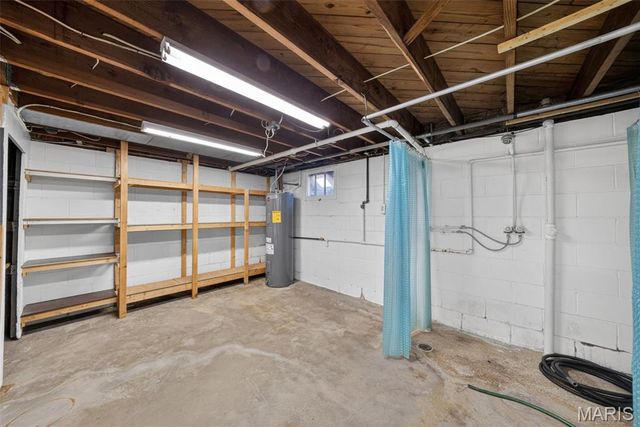 3909 Shackelford Road, Florissant, MO 63034