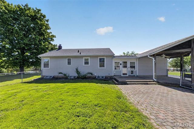 3909 Shackelford Road, Florissant, MO 63034