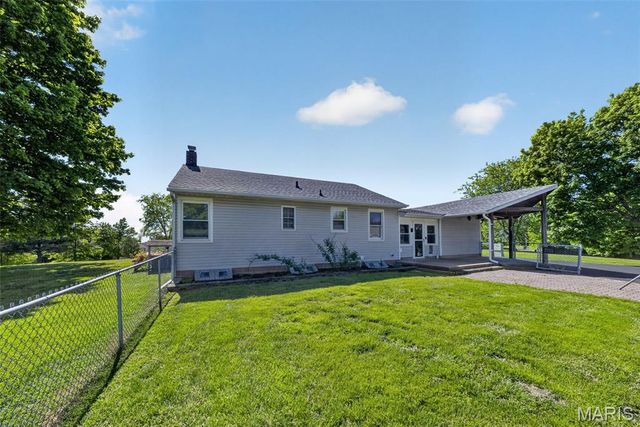 3909 Shackelford Road, Florissant, MO 63034