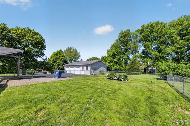 3909 Shackelford Road, Florissant, MO 63034