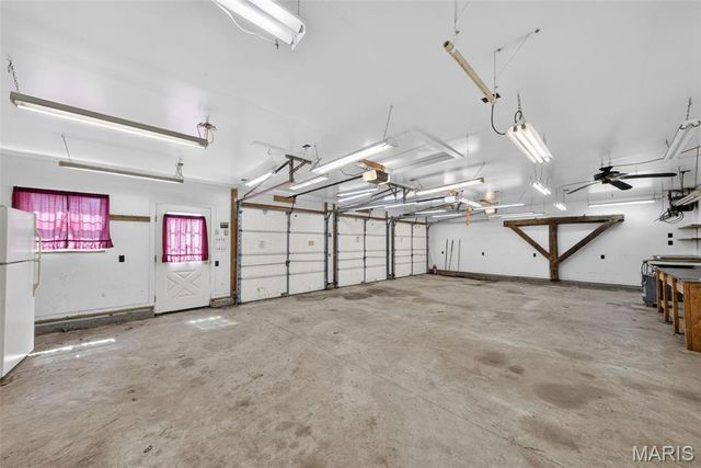 3909 Shackelford Road, Florissant, MO 63034