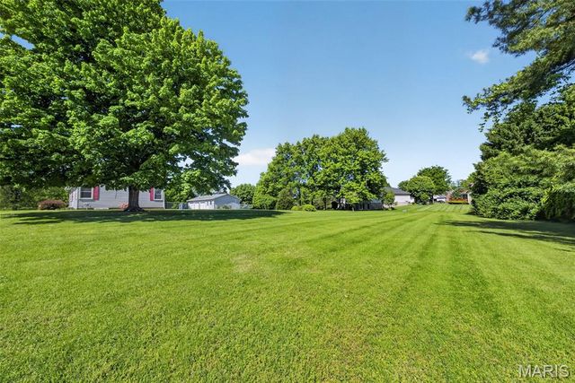 3909 Shackelford Road, Florissant, MO 63034