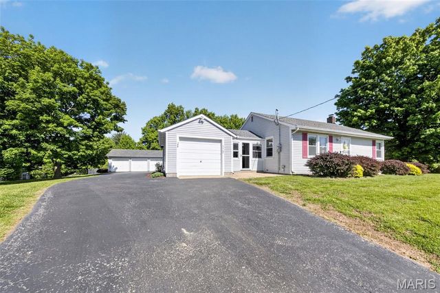 3909 Shackelford Road, Florissant, MO 63034