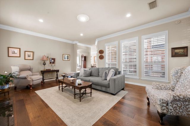 1009 Oak Ridge Court, Kennedale, TX 76060