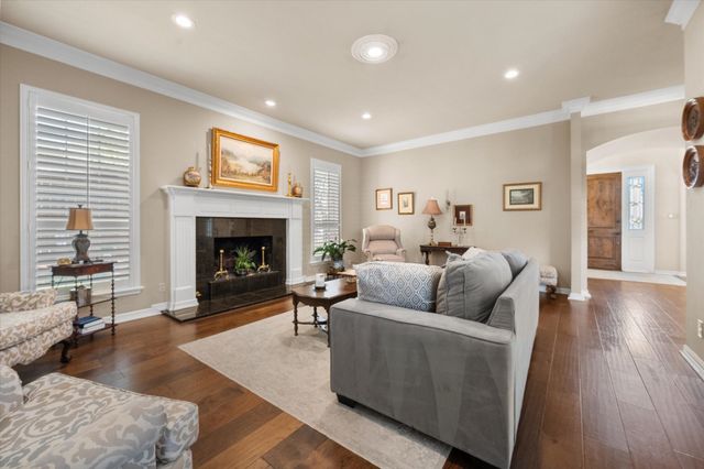 1009 Oak Ridge Court, Kennedale, TX 76060