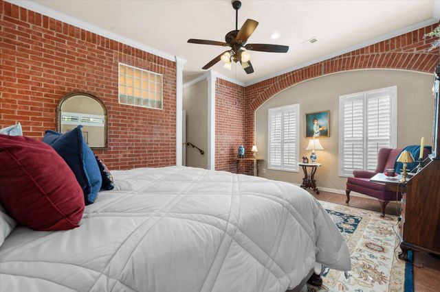 1009 Oak Ridge Court, Kennedale, TX 76060