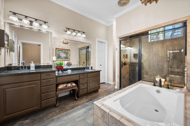 1009 Oak Ridge Court, Kennedale, TX 76060