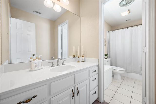 1009 Oak Ridge Court, Kennedale, TX 76060