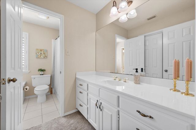 1009 Oak Ridge Court, Kennedale, TX 76060