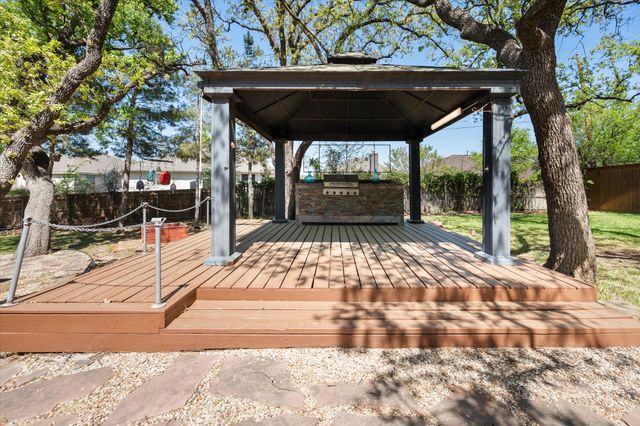 1009 Oak Ridge Court, Kennedale, TX 76060