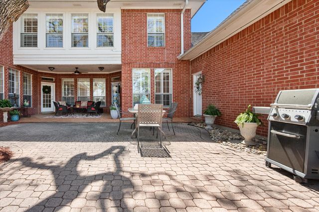 1009 Oak Ridge Court, Kennedale, TX 76060