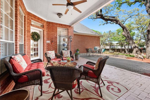 1009 Oak Ridge Court, Kennedale, TX 76060