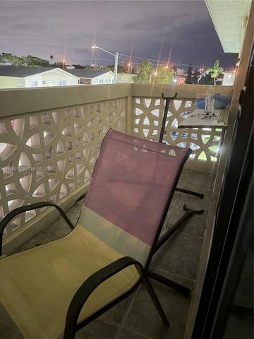 11930 NE 19th Dr 28, North Miami, FL 33181