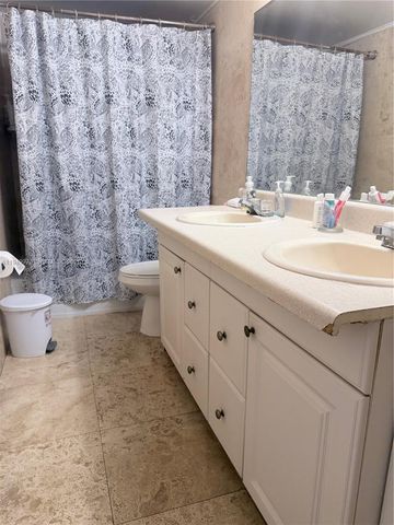 11930 NE 19th Dr 28, North Miami, FL 33181