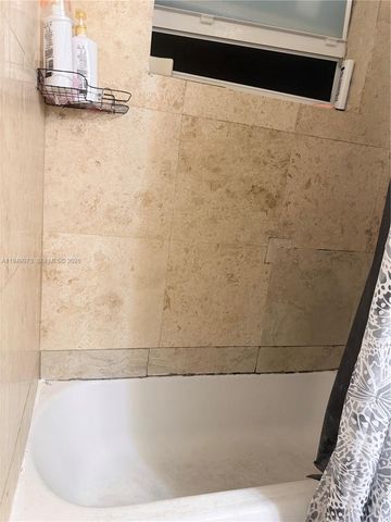 11930 NE 19th Dr 28, North Miami, FL 33181