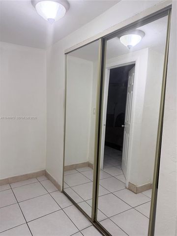 11930 NE 19th Dr 28, North Miami, FL 33181