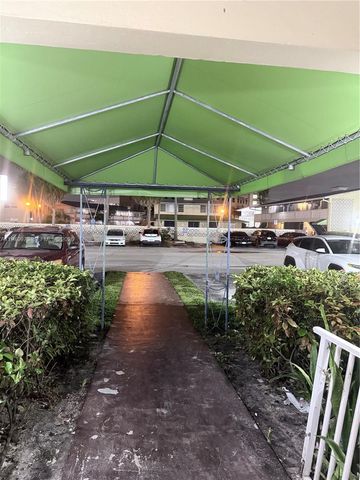 11930 NE 19th Dr 28, North Miami, FL 33181