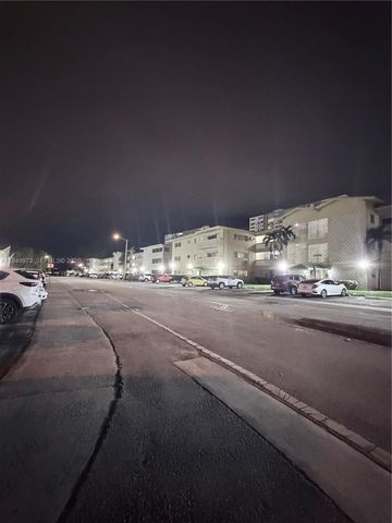 11930 NE 19th Dr 28, North Miami, FL 33181