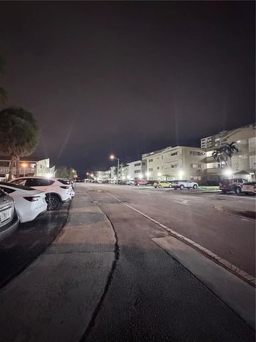 11930 NE 19th Dr 28, North Miami, FL 33181