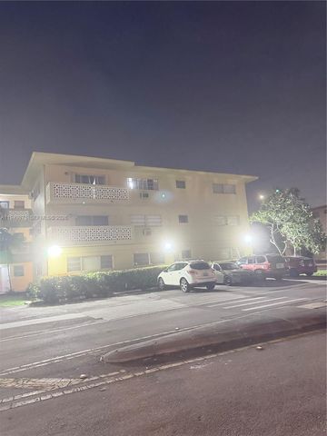 11930 NE 19th Dr 28, North Miami, FL 33181