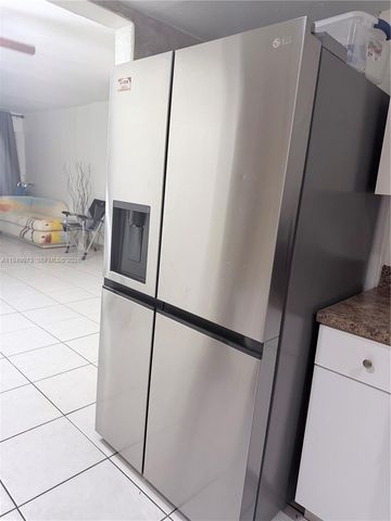 11930 NE 19th Dr 28, North Miami, FL 33181